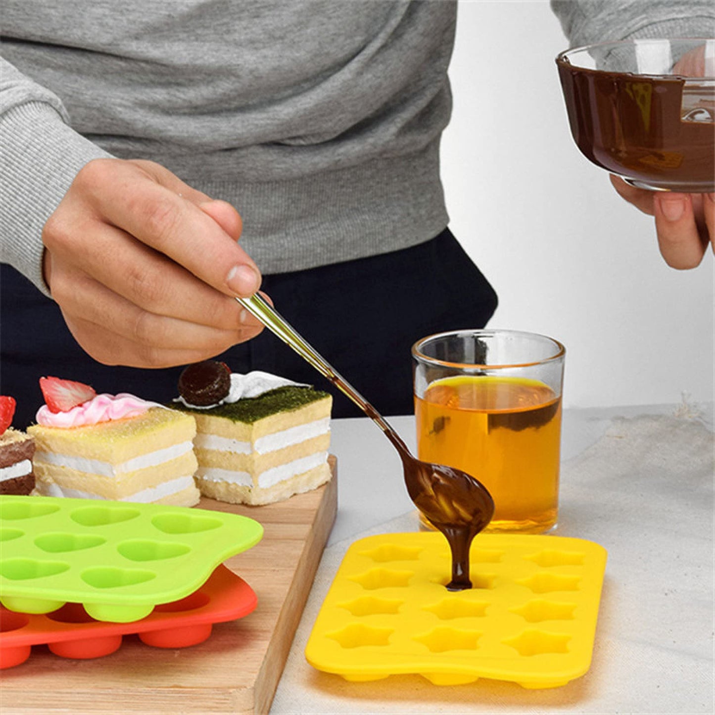 Yetier 12 Grid Silicone Ice Cream Chocolate Mold Tray Star/Heart/Round/Square Ice Cube Cake Mold DIY Tool